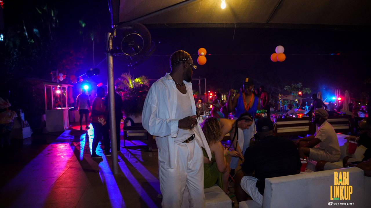 blup pool party image